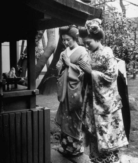 只陪酒不卖身80年前日本艺伎罕见老照片