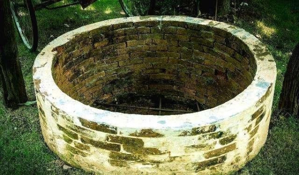 英国最"诡异"水井,任何接触它的东西都变成了石头,谜底已揭开
