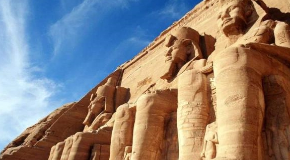 金字塔的建造者其實另有其人？這張4500年前的圖紙就是答案(金字塔是誰建造的未解之謎)