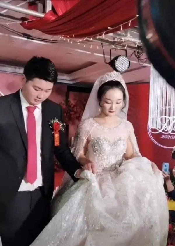 "大衣哥"被儿媳利用,陈亚男为钱而结婚?真相是朱之文目的才不单纯!