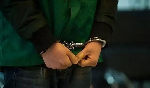 妻子长期出轨情人被发现丈夫持刀捅向两人3