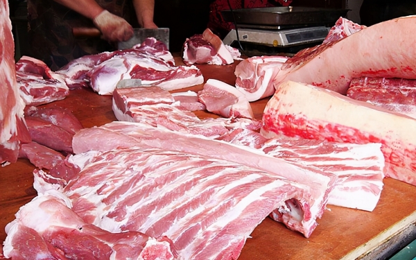 猪肉市场三级预警价格会回升专家预测长期处于低价