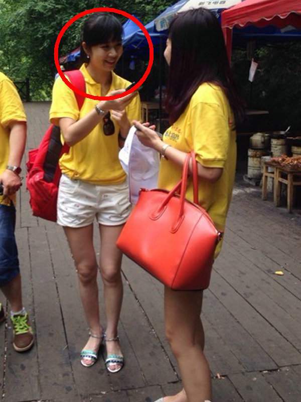 小佩是河南交通广播一位年轻漂亮的女记者,曾多次出现在一线新闻现场.