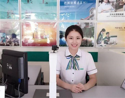 都是小年輕？年紀大的人都去哪了？為什么在銀行柜臺工作的人(銀行柜臺忙嗎)