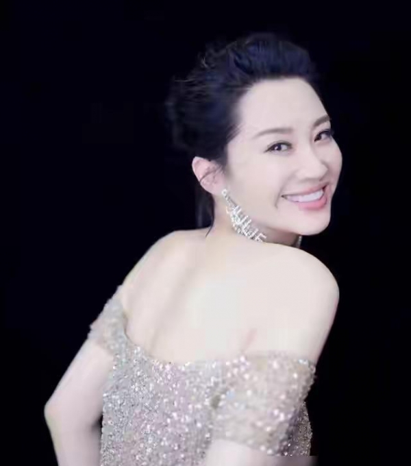 许晴在接受媒体采访中无数次的被问同样一个问题——什么时候结婚?