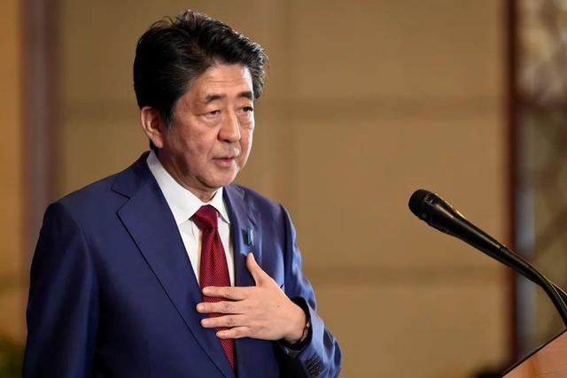岸田刚当选日本新首相24小时不到安倍重返政坛好日子到头了