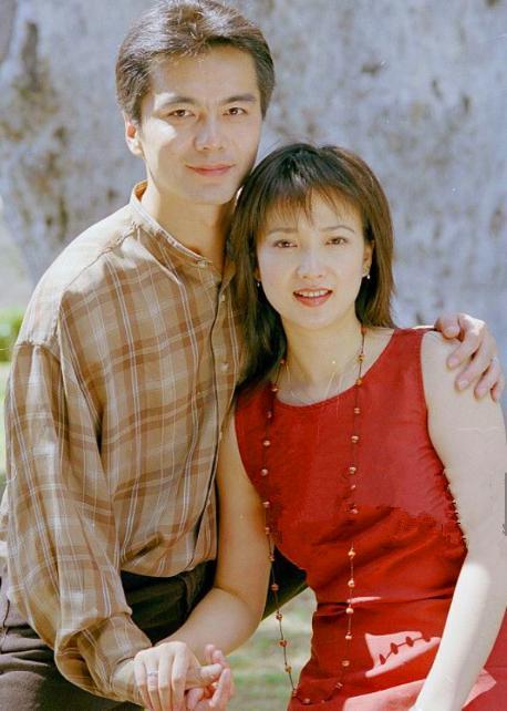 何晴目睹前夫许亚军梅开四度离婚后再也不敢找帅哥