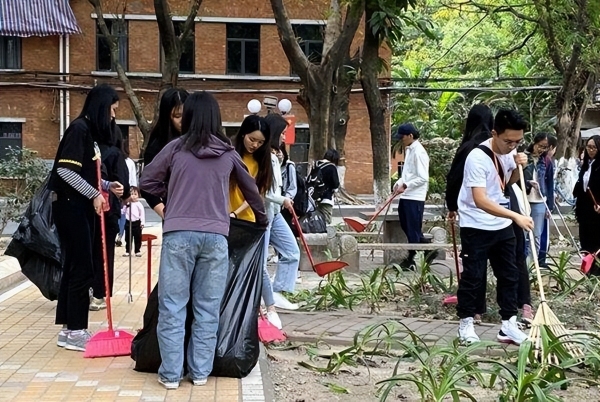 劳动课回归！教育部要求中小学生会“煮饭”，家长：建议在校完成