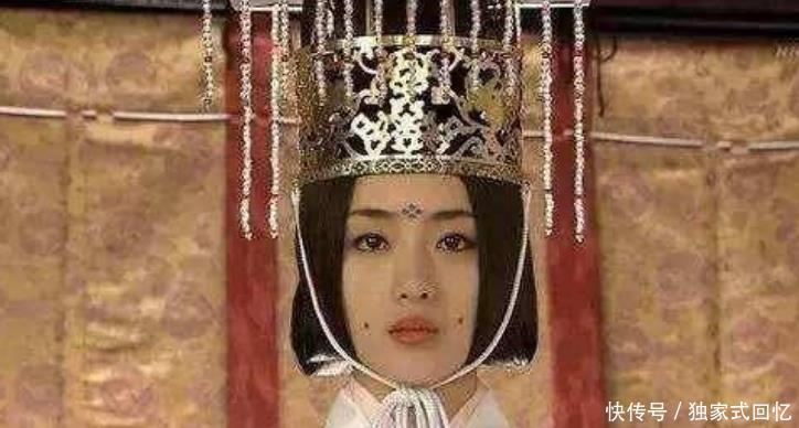 世界上第一位女皇帝,比武则天早登基近100年,嫁给自己