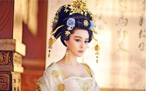 唐朝女皇武则天,与女法老埃及艳后,都是女中豪杰,到底谁更美?