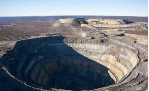 世界最深钻井是科拉超深钻孔,深达12262米
