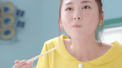 搞笑gif动图:没有什么不开心,是打一针解决不了的