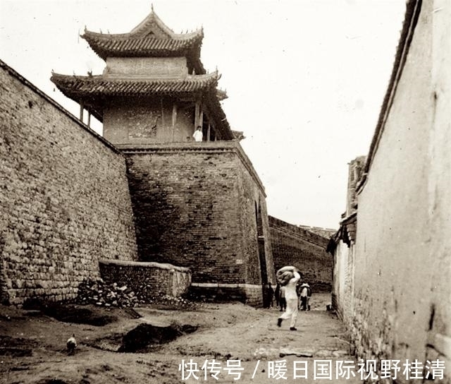 老照片再现一百年前北京古城墙:越看越壮观,难怪梁思成反对拆掉