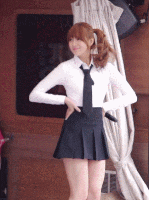 gif趣图: 明天准备辞职了,真受不了这样的女同事