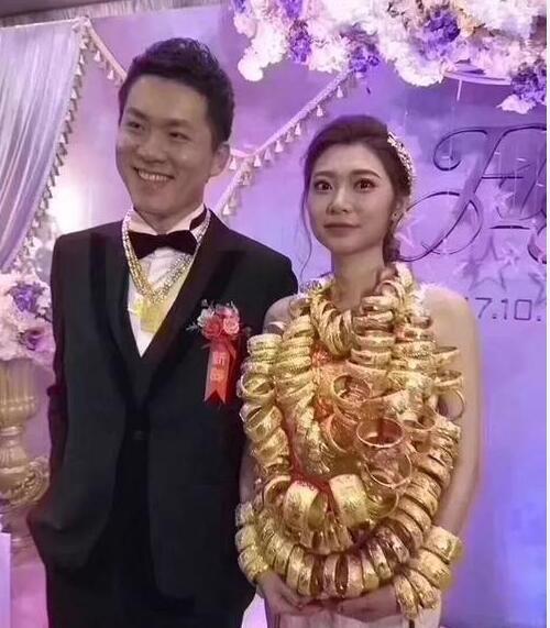 爆笑段子ing:结婚要穿金戴银就是这个意思吧?老婆都娶不起了.