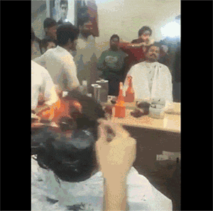 搞笑gif:等人什么的好无聊,还不来_看看头条_中华网