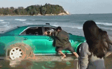 爆笑gif: 没有什么东西是不能用头顶的_看看头条_中华