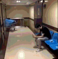 搞笑gif这恐怕是我见过最吓人的恶搞了