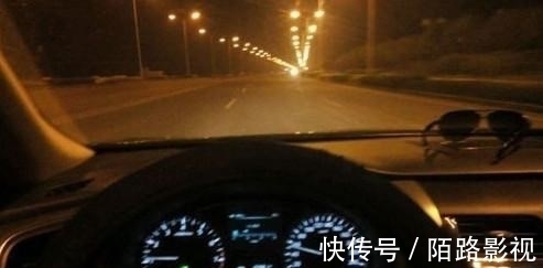 晚上在高速开车,这5个技巧要掌握,老司机:建议新手司机多学习