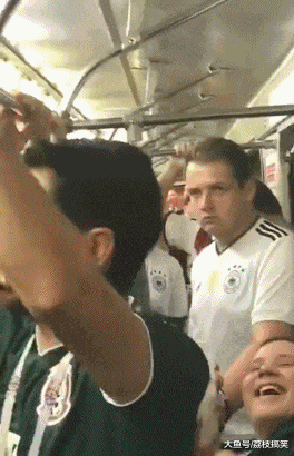 搞笑gif:看了3分26秒终于走火了_看看头条_中华网