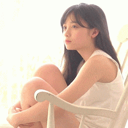 爆笑gif: 姑娘这是在聆听,还是在发呆