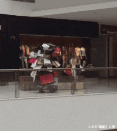 搞笑gif: 不行了,我走不动了_看看头条_中华网