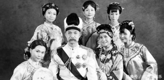 为什么在袁世凯死后,他的小妾都抢着为他殉情答案其实