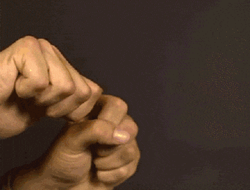 爆笑gif妹子你这过玻璃栈桥的姿势好像不对啊