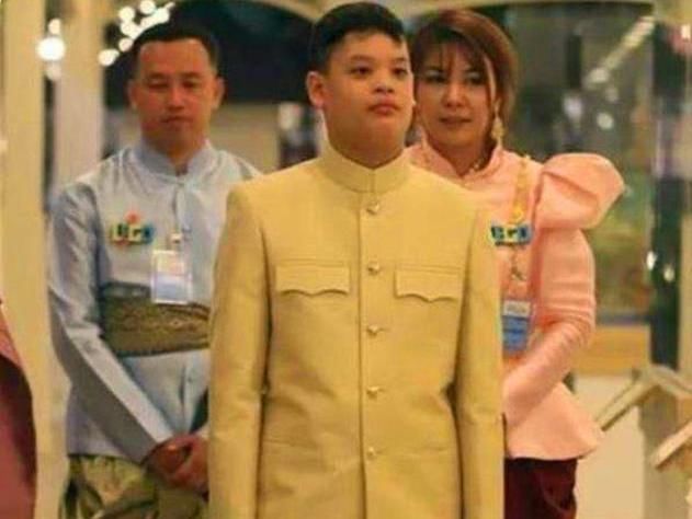苏提达王后自认能力有限主动让贤请诗妮娜贵妃当王后主持大局2