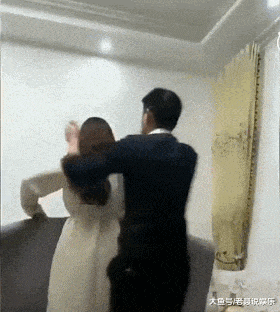 搞笑gif: 姑娘的舞蹈太醉人了