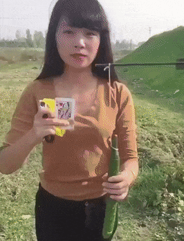 搞笑gif古有七步成诗今有七步切瓜