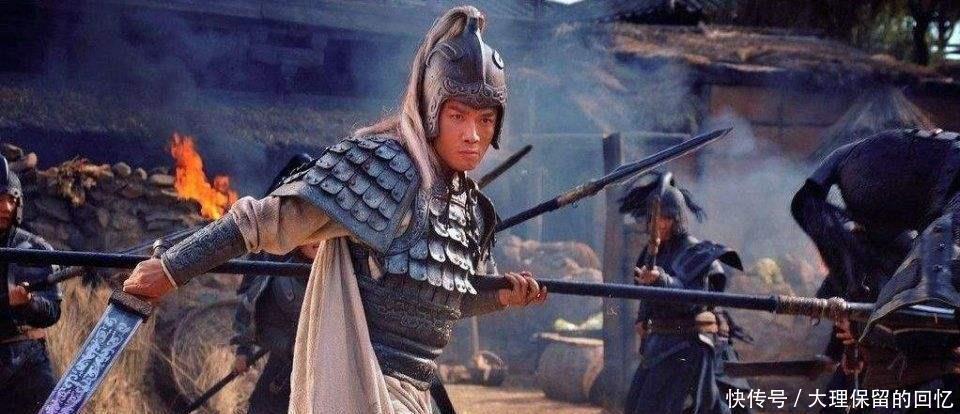 吕布字奉先,汉族,东汉末年名将,汉末群雄之一,五原郡九原县人(今