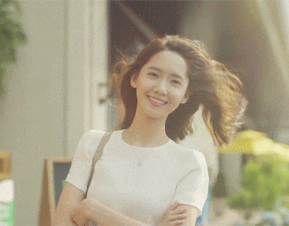 搞笑gif: 小样想抢劫老娘, 你们真的太嫩了!