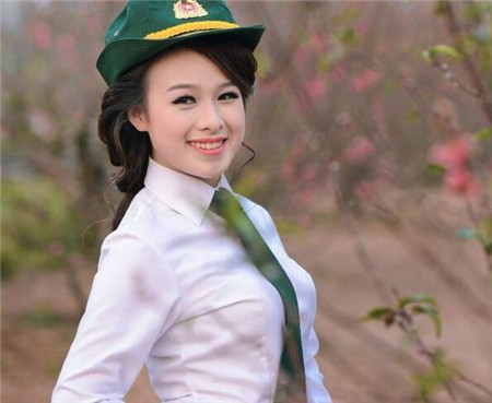 越南女兵战场上不穿内衣得知背后原因后众人尴尬一笑2