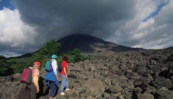 喜馬拉雅山內部是空的科學家不僅如此還存在大量生物