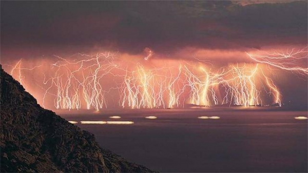 世界上最倒霉地区每年160天在打闪场面过于壮观3