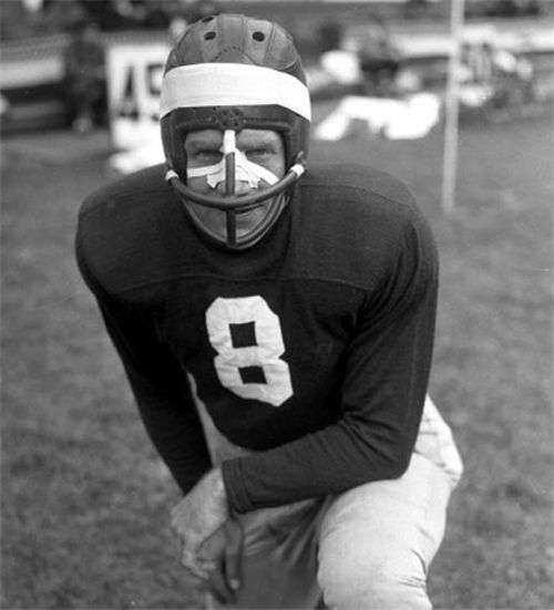 这个美国人叫格伦·科恩,1952年出生在美国,科恩从小就长得壮实,有着