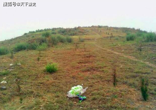 最终,一怒之下的任雪伙同好友将丁厂长的女儿小丁,骗到了一处偏僻的