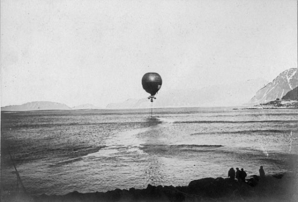 瑞典探险家乘热气球去北极，坠落后极地求生3个月，33年后被发现 瑞典 探险家 极地求生 第10张