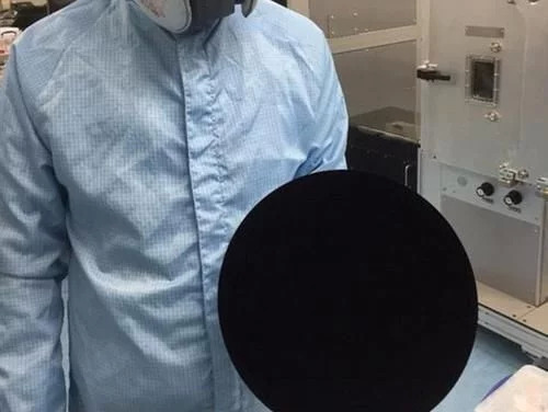 科学家做出世界上最黑的物体，黑到说不出有多黑 科学家 第1张