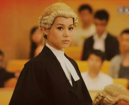 香港法官服饰图片