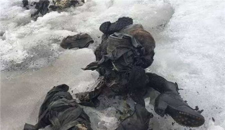 阿尔卑斯山冰川正在融化出现惊愕一幕数百具神秘尸身突然出现3