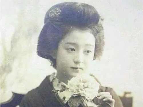 日本战败后十几万少女留在中国 最后都嫁给谁了？