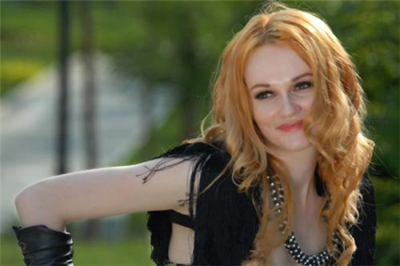 哈萨克斯坦至今存在童婚，每年有上千名女孩，婚姻生活堪忧