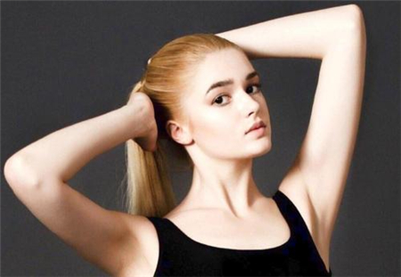 哈萨克斯坦至今存在童婚，每年有上千名女孩，婚姻生活堪忧