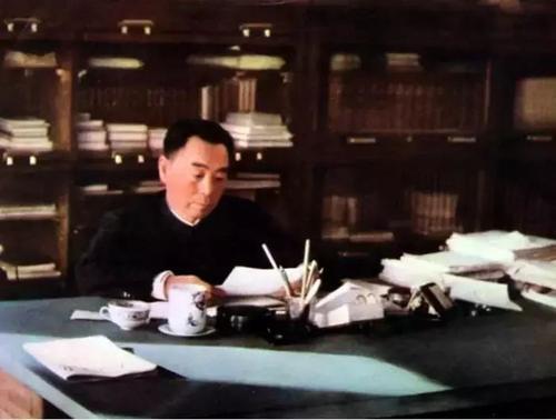 二战结束后，中国为何放弃日本战争赔偿款？周总理一句话点破真相
