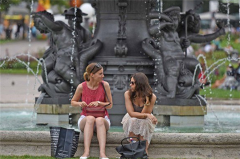 耗资7900万欧元打造的图书馆，外形平淡却内有玄机！被称世界上最美图书馆