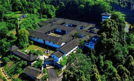 隐藏在重庆的神秘豪宅，被誉为“深山紫禁城”，至今依旧无人认领