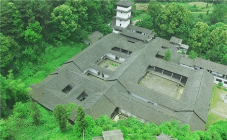 隐藏在重庆的神秘豪宅，被誉为“深山紫禁城”，至今依旧无人认领