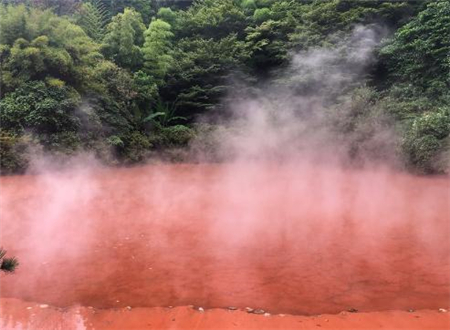 日本著名的“地狱”温泉，只能观赏不能泡，网友：中看不中用